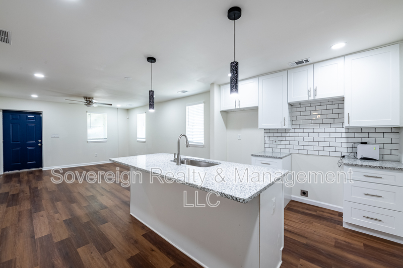 Atlanta House: 452 Paines Ave NW