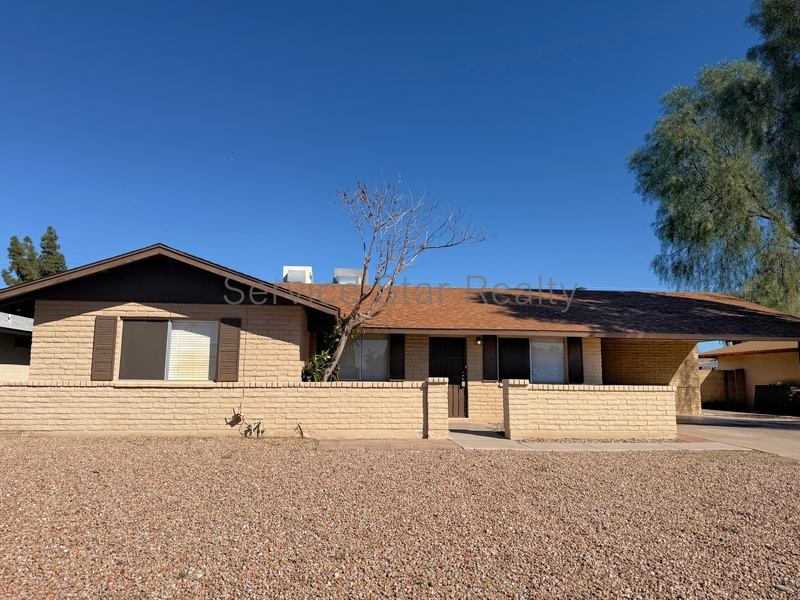 Phoenix House: 2924 W Myrtle Ave