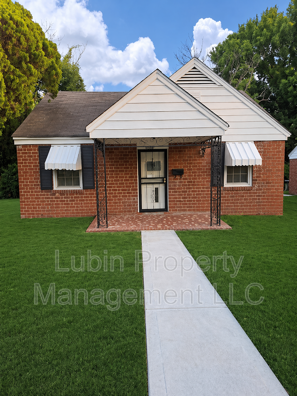 Memphis House: 1493 S Montgomery St