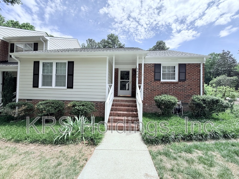 Raleigh Townhome: 7400 Ashbury Court