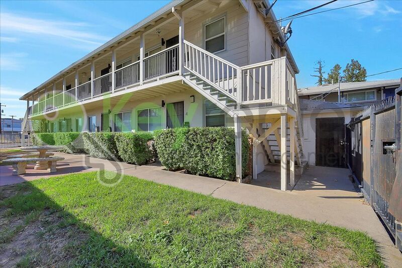 Sacramento House: 691 El Camino Ave.