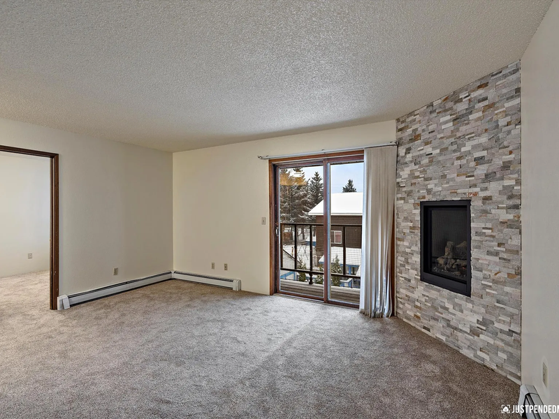 Anchorage House: 907 W 27th Ave