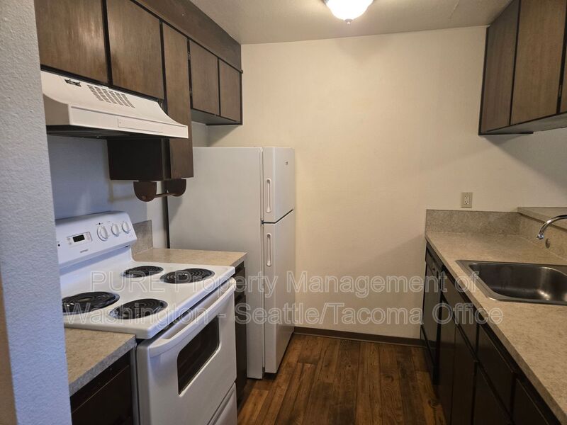 Burien Apartment: 417 SW 155th St