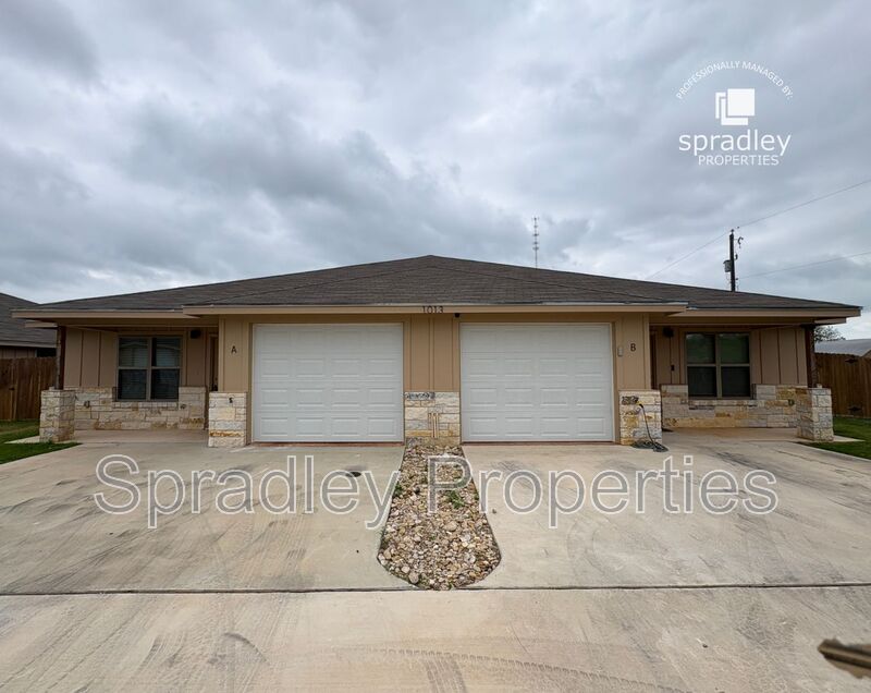 Belton Condo: 1013A Kerr Ct