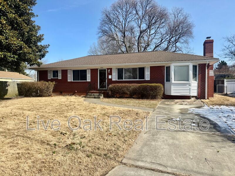 Virginia Beach House: 4705 Nuttfield Lane