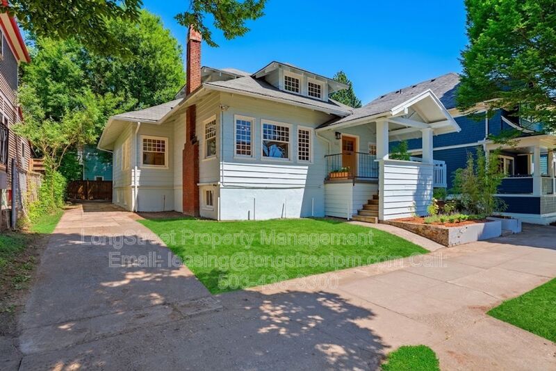 Portland House: 2249 E Burnside St
