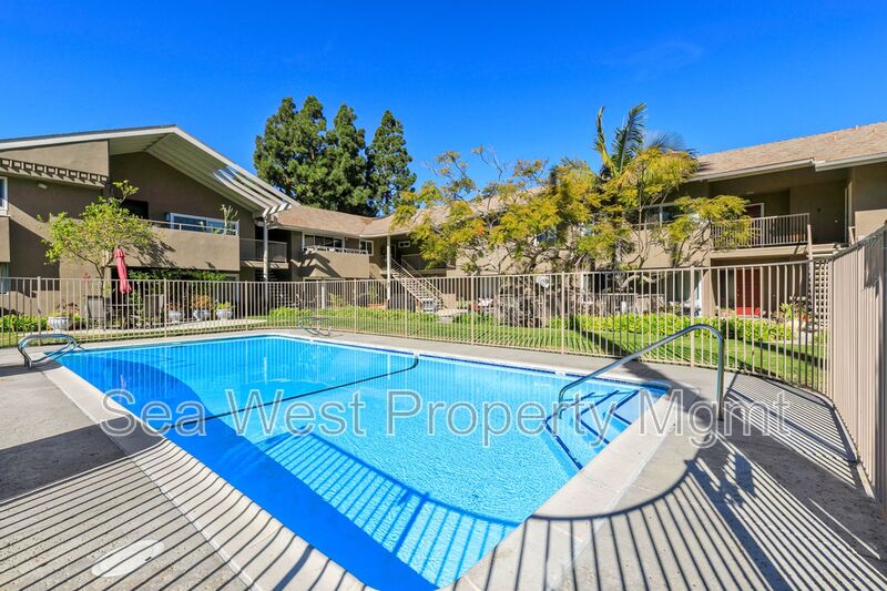 Carlsbad Condo: 2517 Navarra Dr.