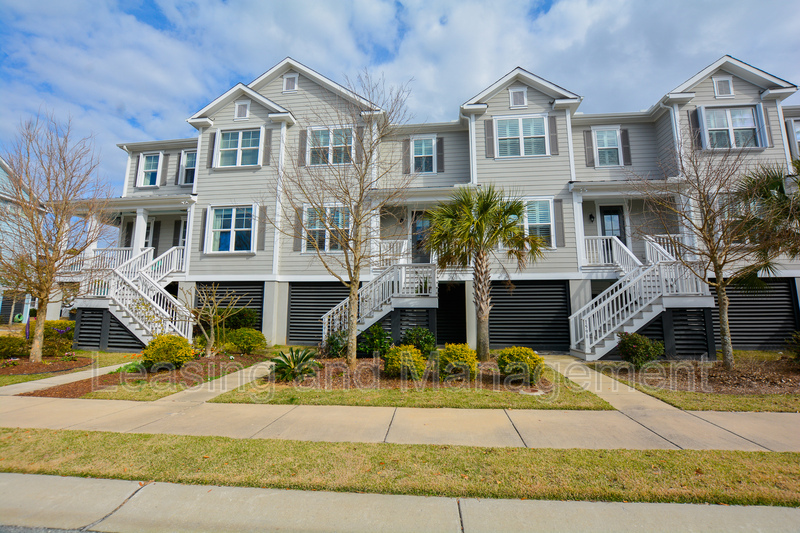 Mount Pleasant Townhome: 1596 Prince Edward Street