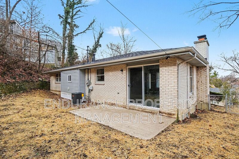 Hamilton House: 334 Hyde Park Dr