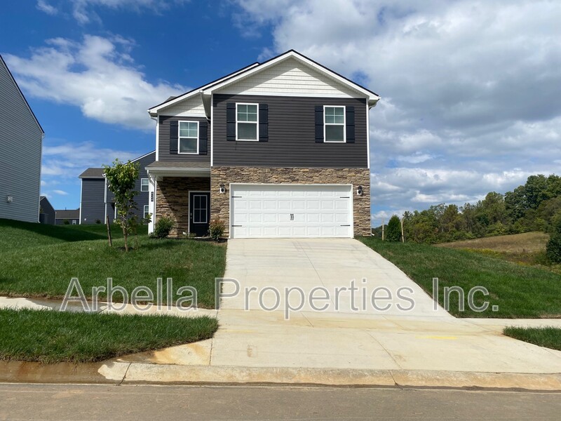 Johnson City House: 424 Quiver St