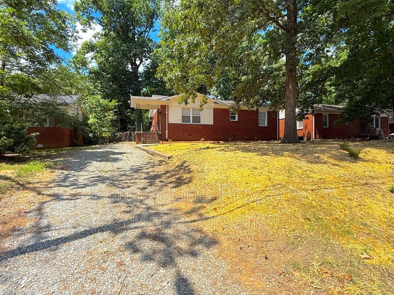 Charlotte House: 3905 Tillman Rd