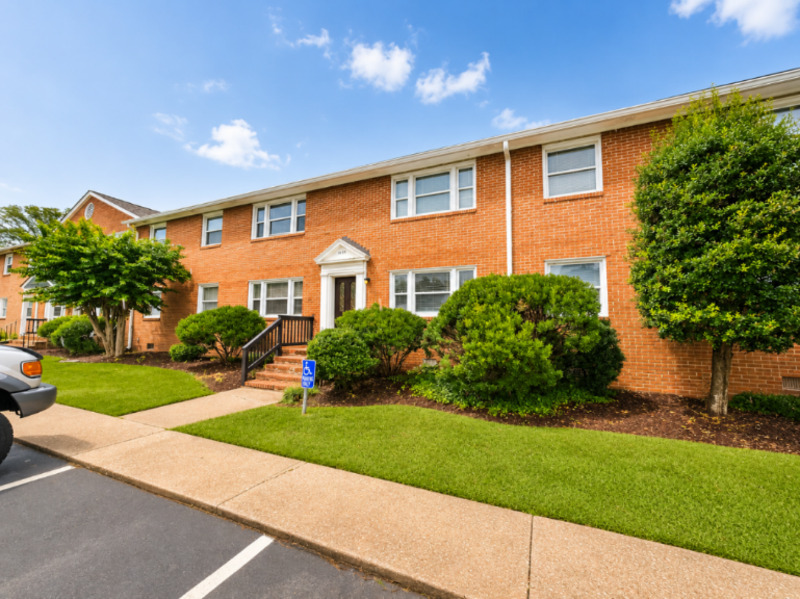 Richmond Condo: 5411 Remuda