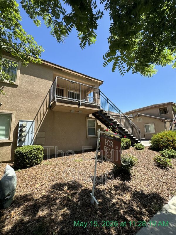 Visalia House: 2226 West Lark Avenue