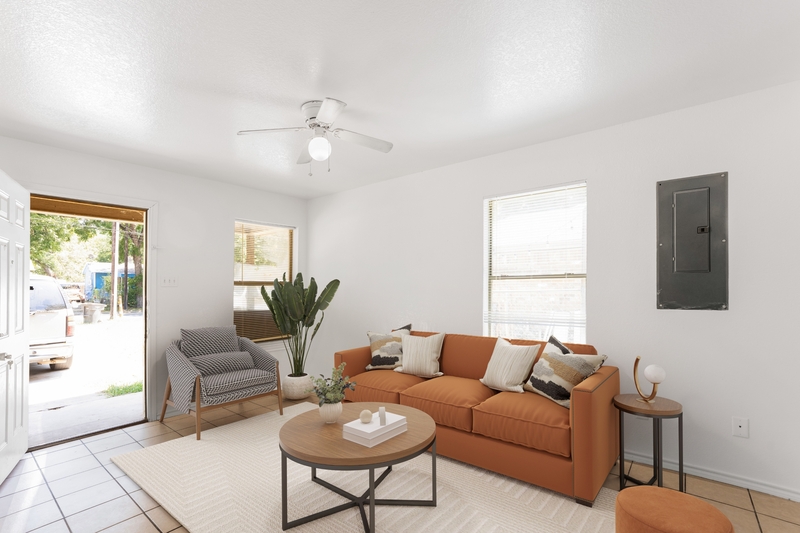 Fort Worth House: 313 Isbell Road