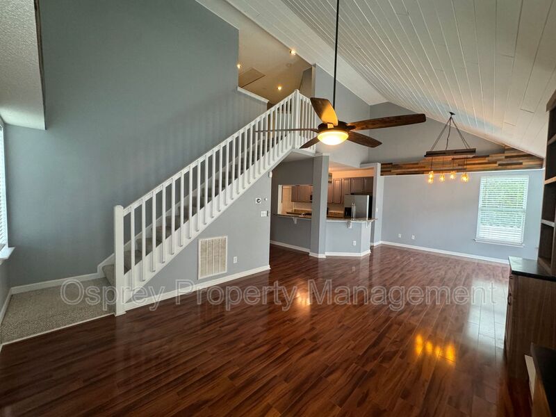 Beautiful 3 Bedroom Single Family Home near Chics Beach!!! - Photo 2