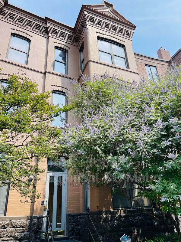 Washington Condo: 3 Washington Circle NW
