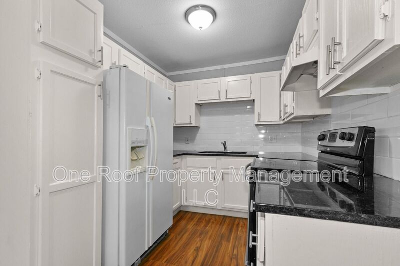 Kansas City House: 937 Metropolitan Avenue