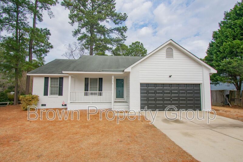 Fayetteville House: 633 Law Rd