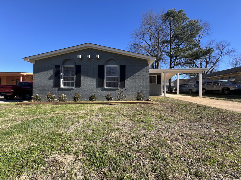Memphis House: 4726 Hillbrook Rd