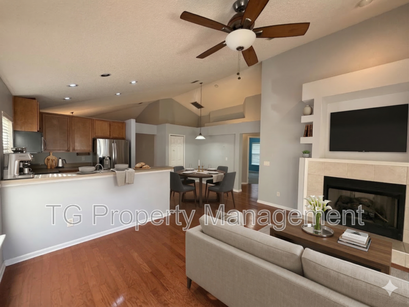 Orange Park House: 1193 Bedrock Dr