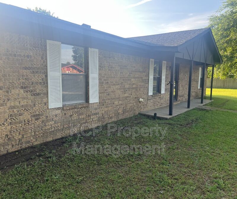 Fort Smith House: 8516 South 35th Terrace