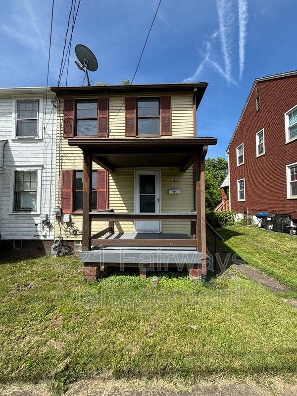 Clairton House: 929 Vankirk - 1