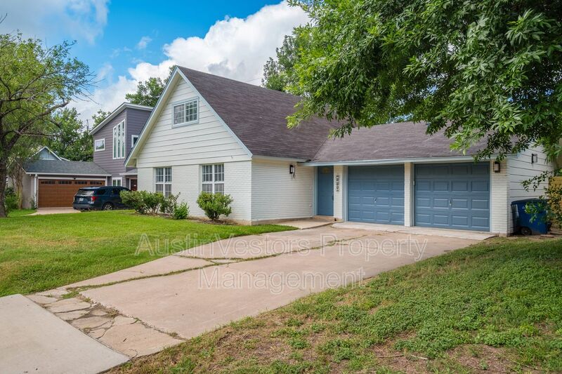 Austin House: 5504 Coventry Ln