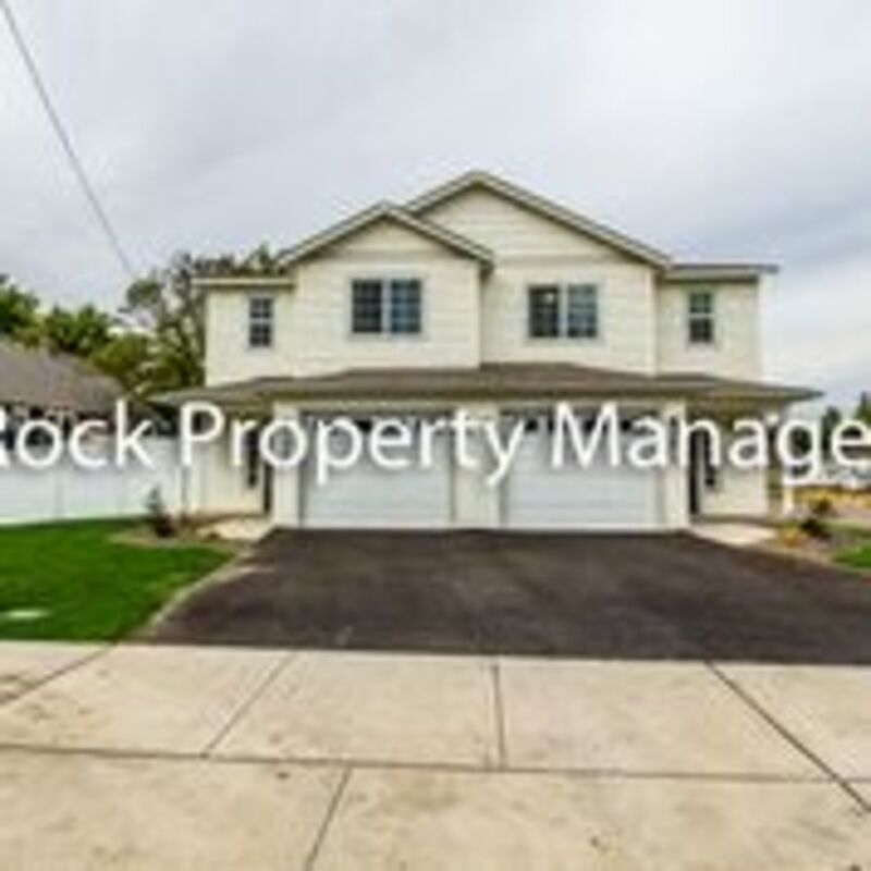 Spokane Valley Condo: 2009 North Flora Road