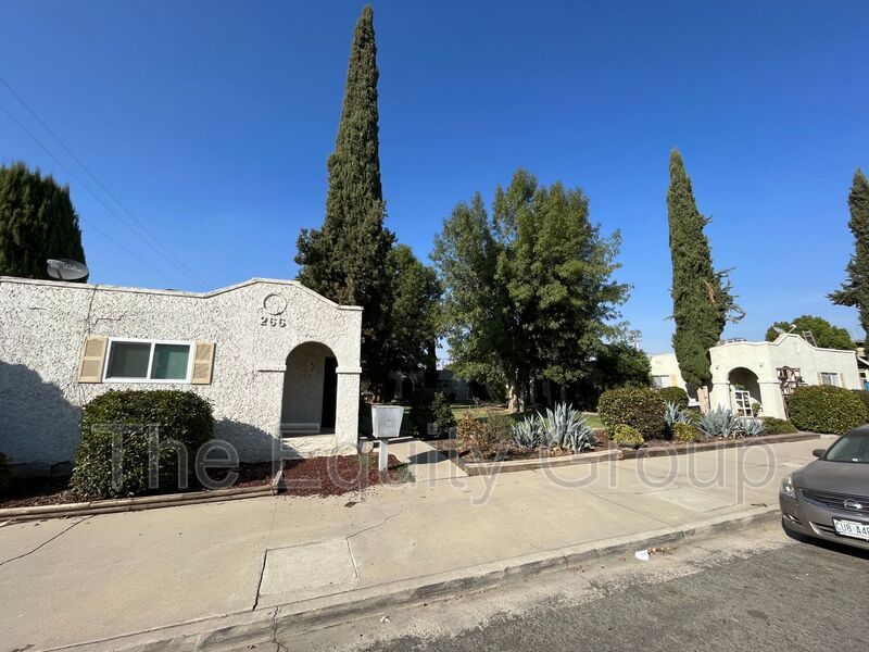 Porterville Condo: 266 W Belleview Ave
