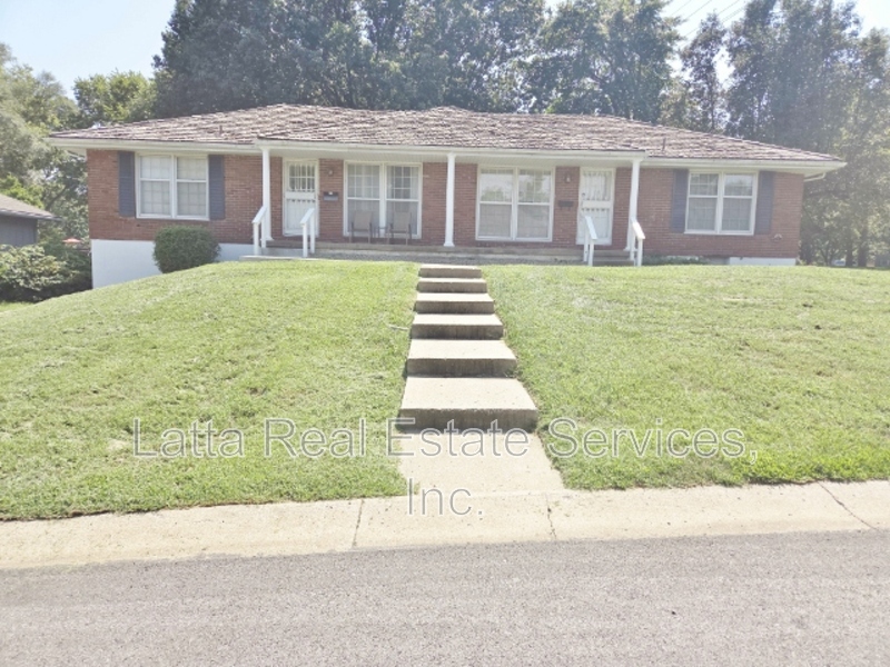 Raytown Condo: 11601 E 61st St