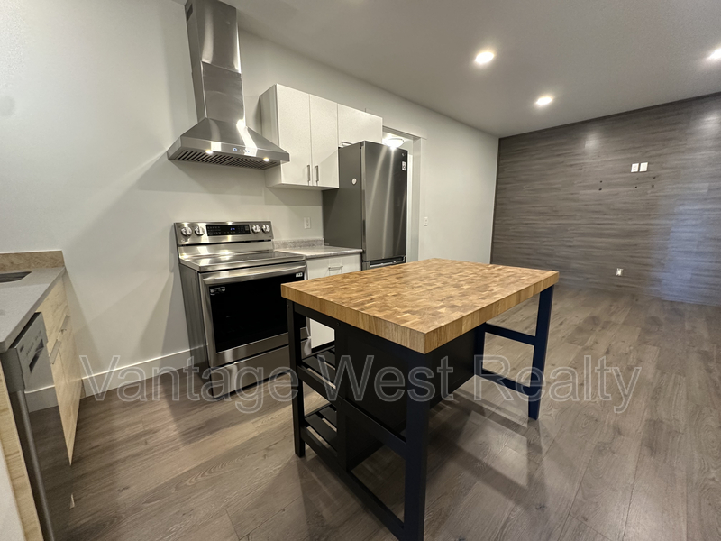 Vernon House: 889-B Mount Ida Dr