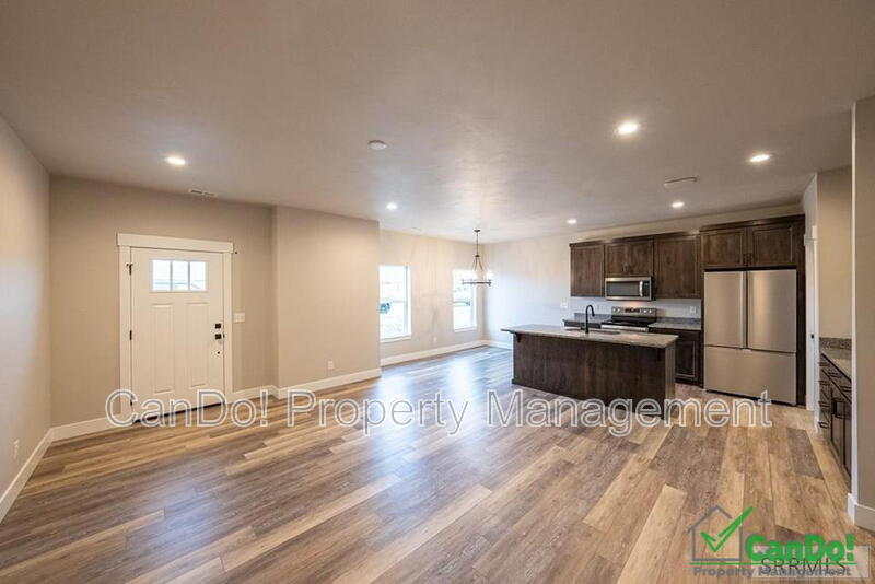 Ammon Townhome: 3005 Sunburst Dr