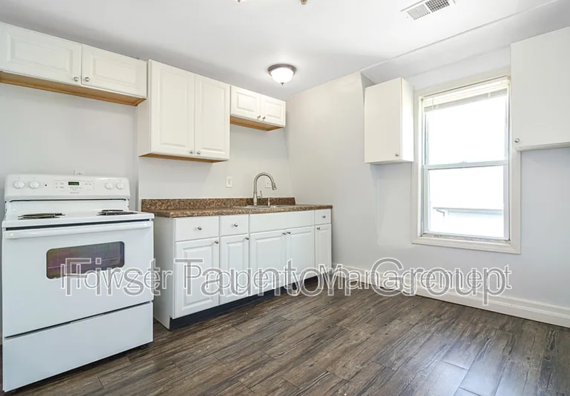 Taunton Condo: 458 Weir Street