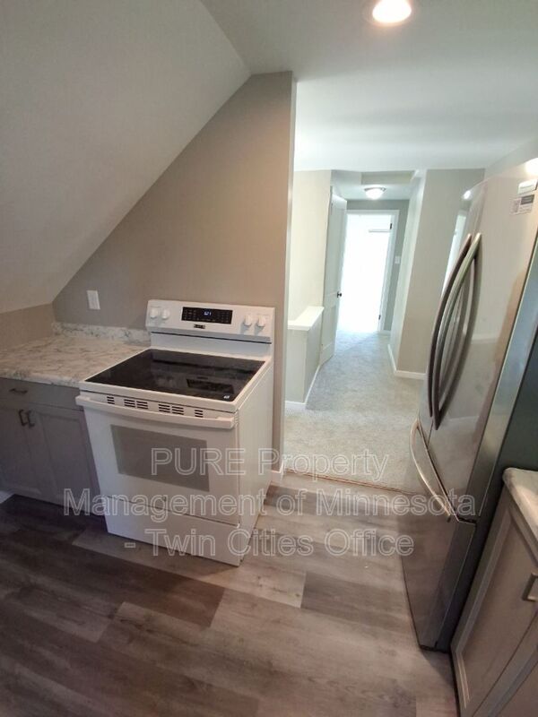 Hugo Condo: 5557 146th St N