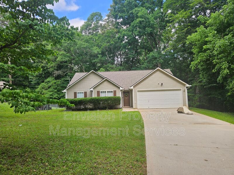 Stockbridge House: 479 Lakeshore Dr