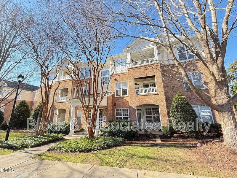 Raleigh House: 8021-104 Allyns Landing Way