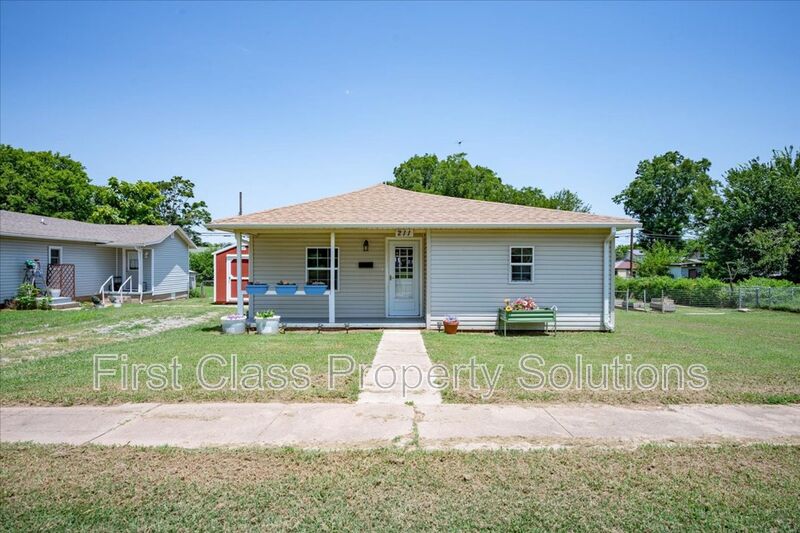 Stroud House: 211 E 2nd