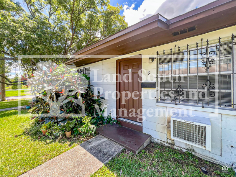 Lakeland House: 620 N. Lake Avenue