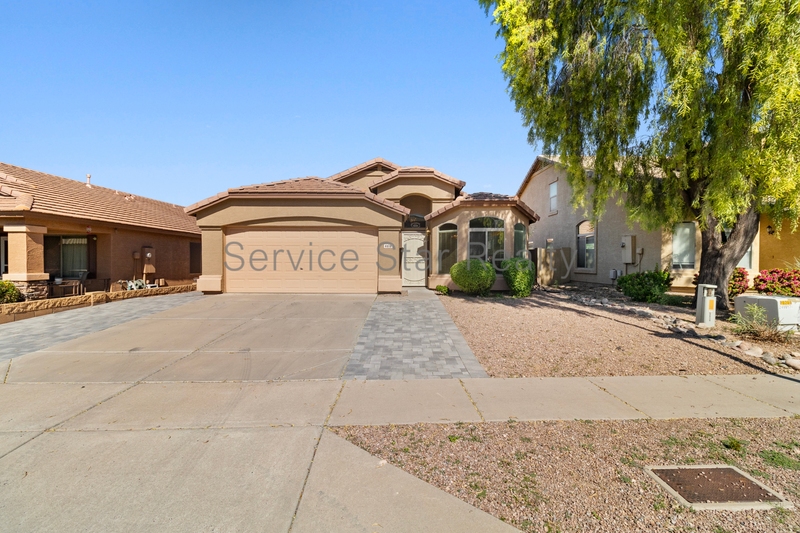 Laveen House: 4618 W Beautiful Ln