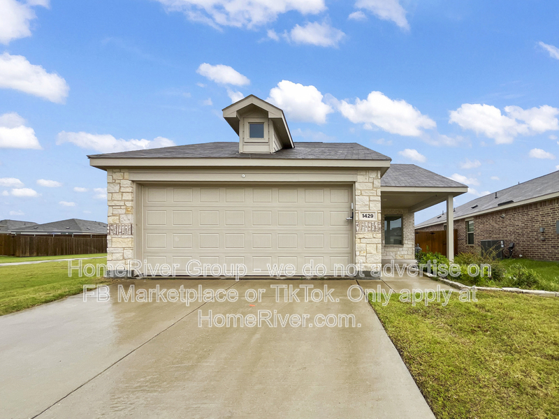 Heath House: 1429 Dovekie Dr