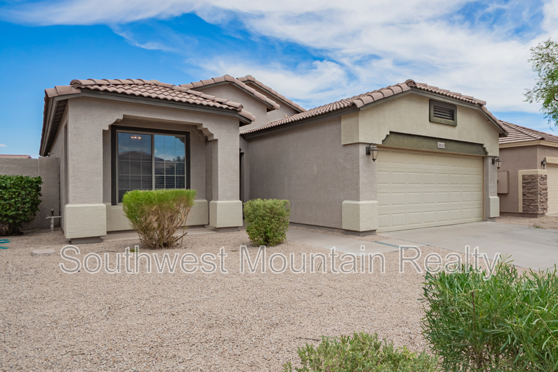 San tan valley House: 28123 N Quartz