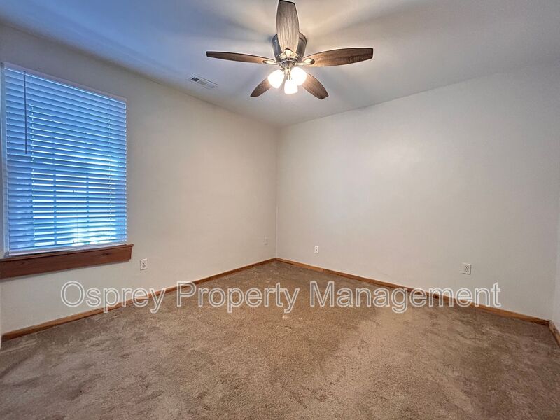 Charming 2-Bedroom Duplex in Portsmouth *ASK ABOUT OUR ZERO DEPOSIT* - Photo 20