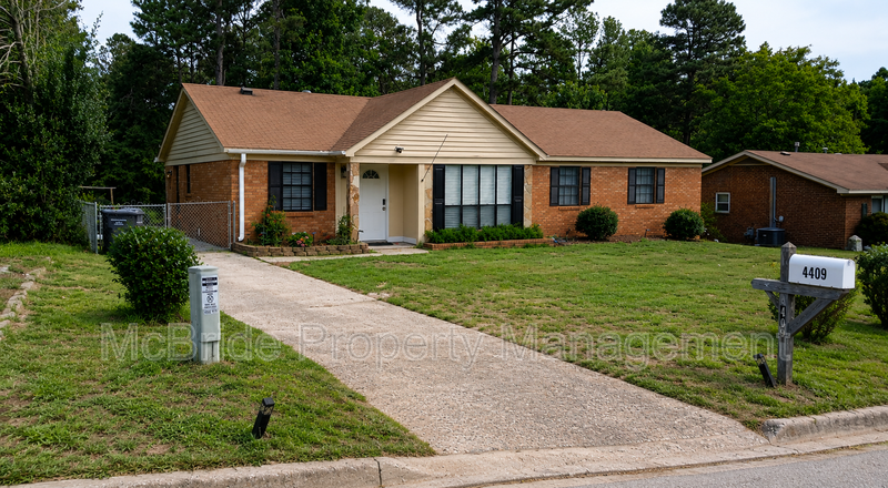 Evans House: 4409 Roxbury Drive