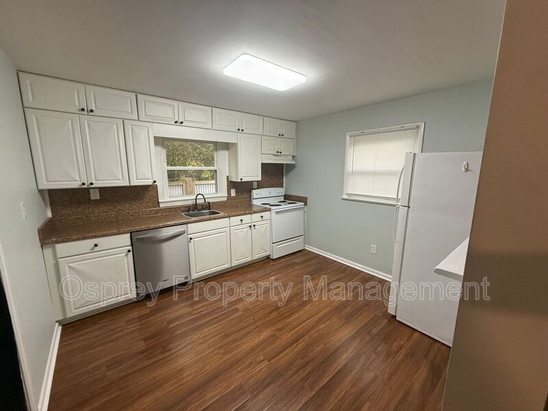 Welcome to your new home in the heart of Norfolk, VA! "ASK ABOUT OUR ZERO DEPOSIT" - Photo 2