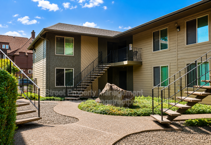 Corvallis Condo: 2615 NW Harrison Blvd