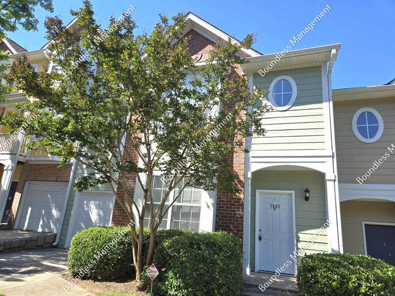Atlanta Townhome: 250 Amal Dr SW