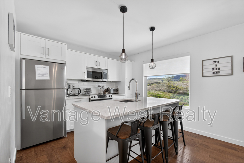 West Kelowna Condo: 3-3859 Carrall Rd