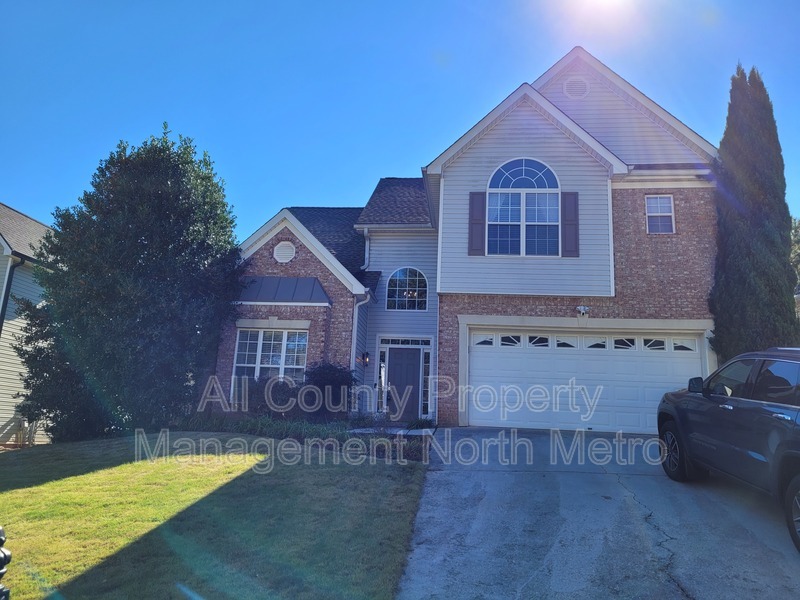 Woodstock House: 506 Towne Ridge Way