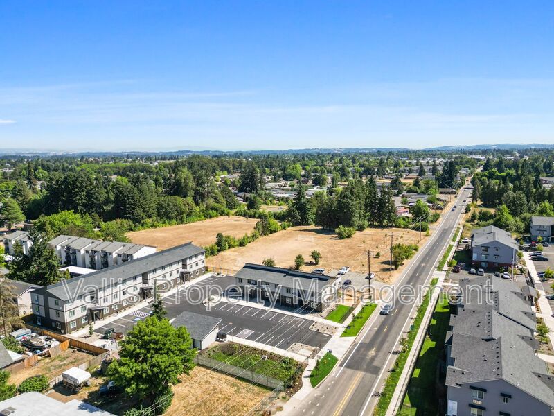 Salem Condo: 4374 Fisher Rd NE