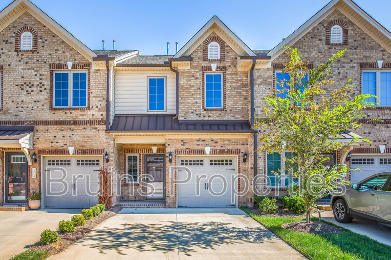 High Point House: 4752 Willowstone Drive